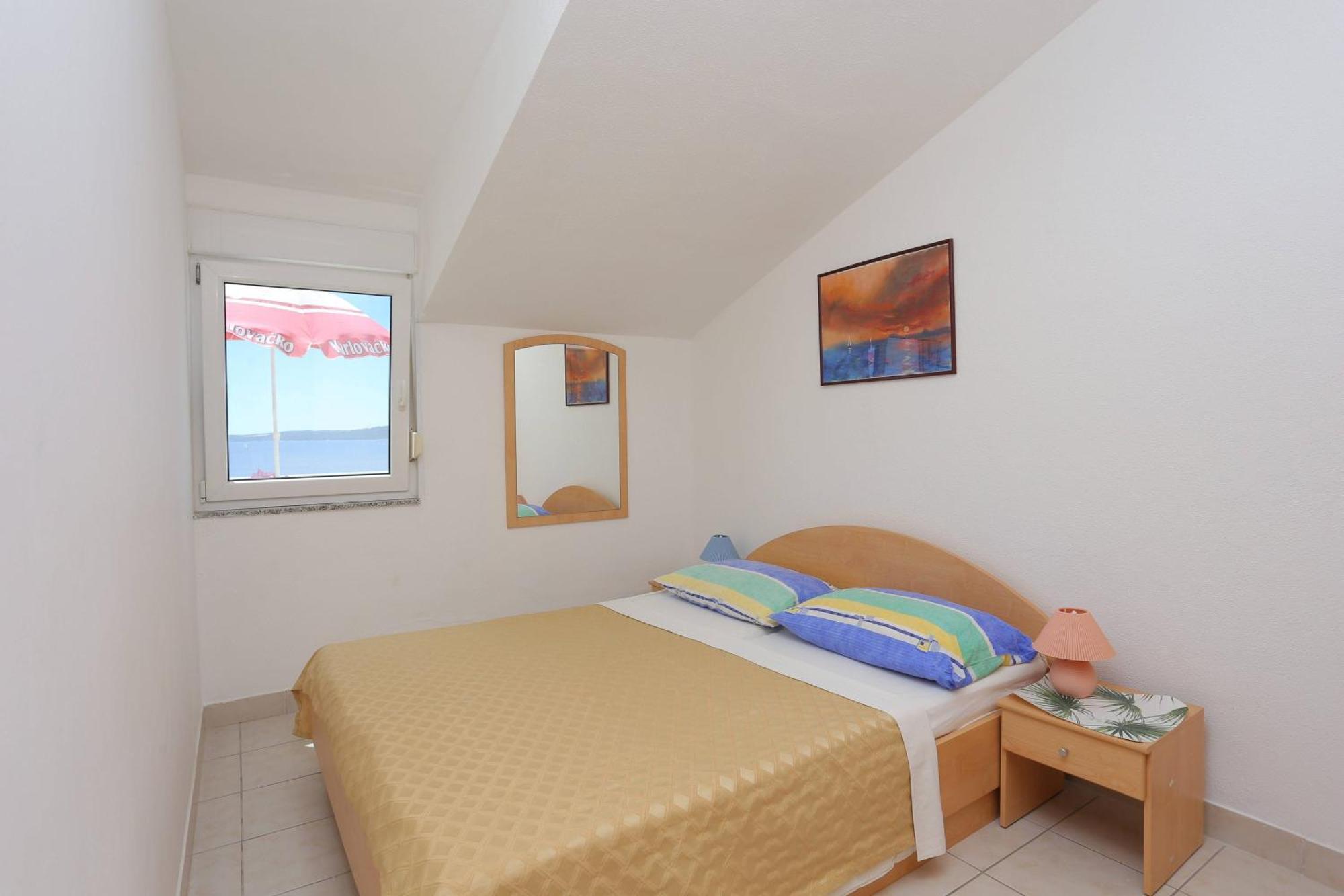 Family Friendly Apartments With A Swimming Pool Businci, Ciovo - 11232 Trogir Exteriör bild
