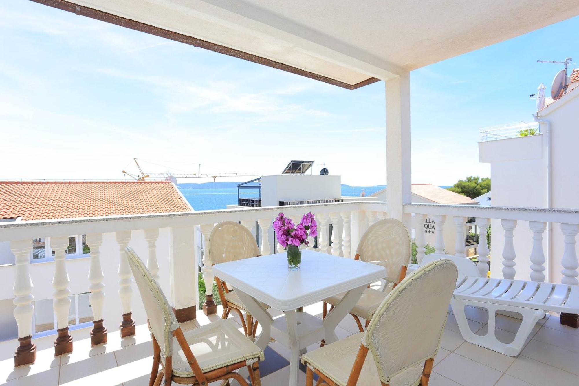 Family Friendly Apartments With A Swimming Pool Businci, Ciovo - 11232 Trogir Exteriör bild