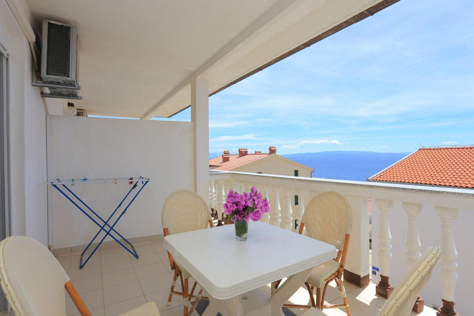 Family Friendly Apartments With A Swimming Pool Businci, Ciovo - 11232 Trogir Exteriör bild