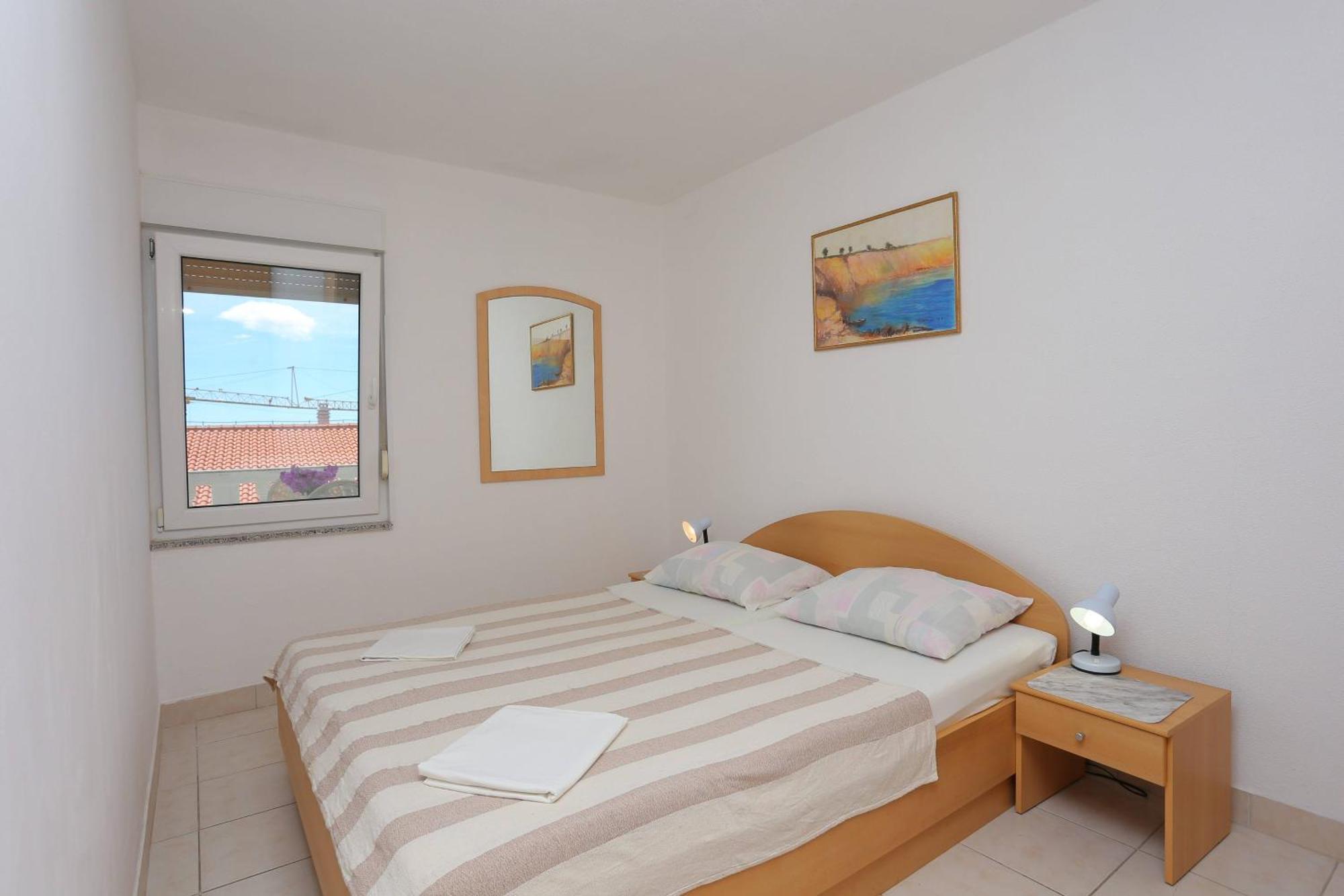 Family Friendly Apartments With A Swimming Pool Businci, Ciovo - 11232 Trogir Exteriör bild