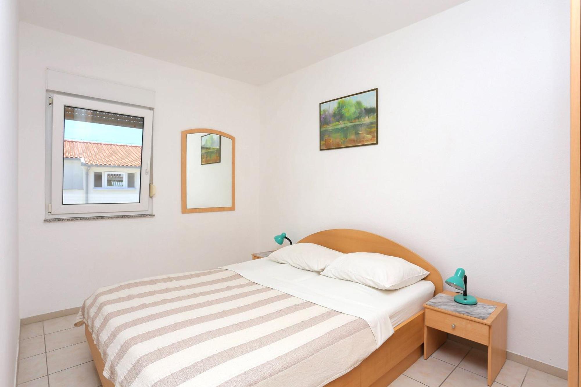 Family Friendly Apartments With A Swimming Pool Businci, Ciovo - 11232 Trogir Exteriör bild