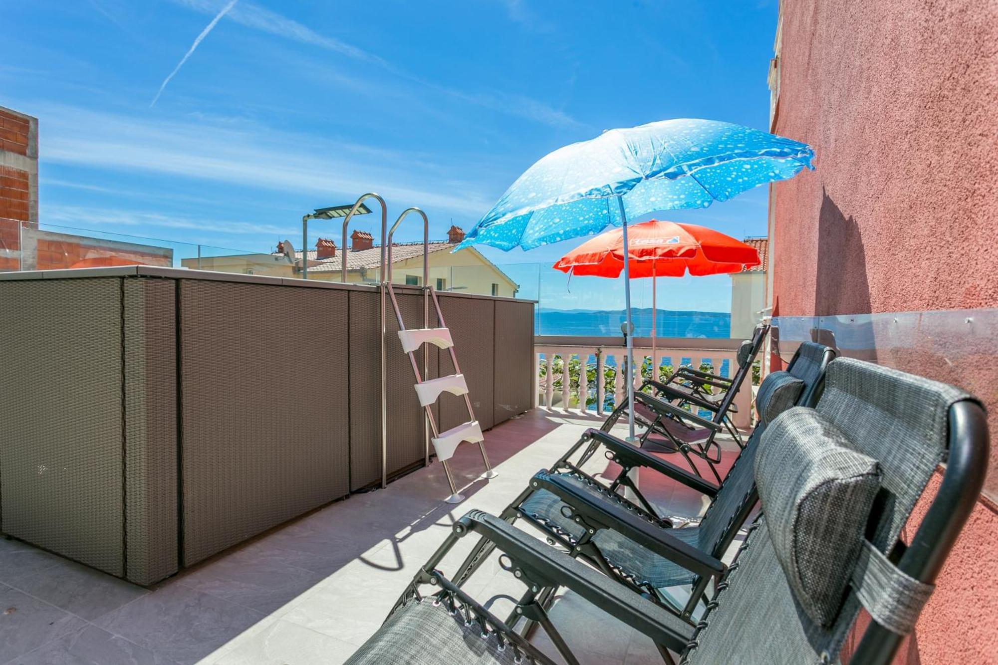 Family Friendly Apartments With A Swimming Pool Businci, Ciovo - 11232 Trogir Exteriör bild